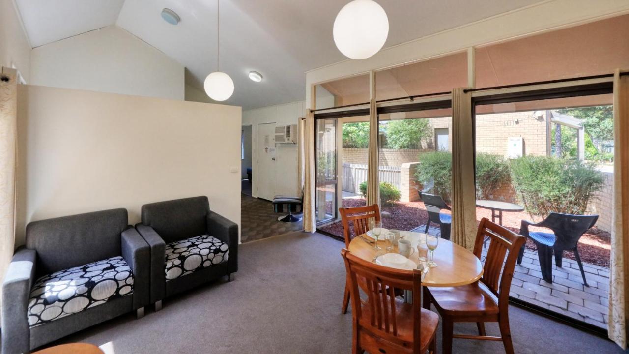 אפרטהוטל בנאלה Executive Hideaway מראה חיצוני תמונה