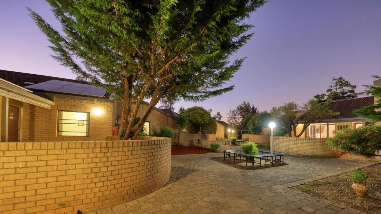 אפרטהוטל בנאלה Executive Hideaway מראה חיצוני תמונה